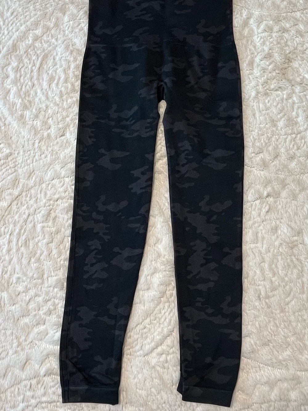 SPANX Black & Charcoal Camo Leggings Size XL
